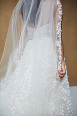 R394V - 3D Flower Veil