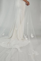 R255U - Cathedral length veil with shimmer lace