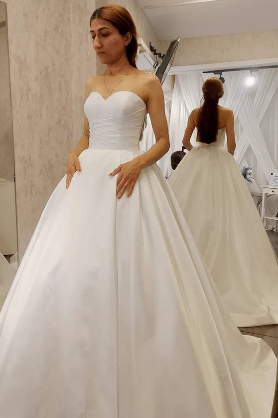 Ivory Satin Sweetheart A-Line Sleeveless Wedding Dress